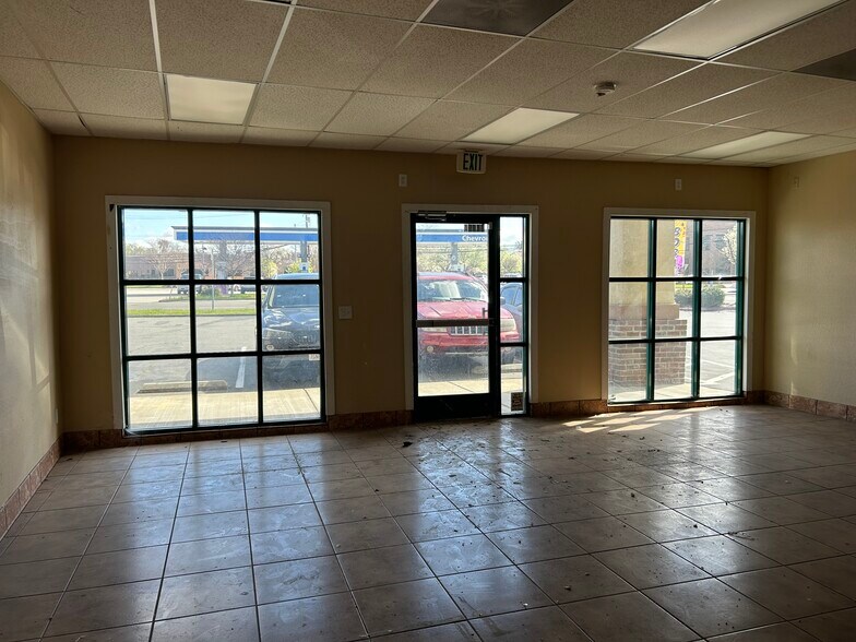 More Photos Of 4445-4447 Auburn Blvd, Sacramento Storefront For Lease
