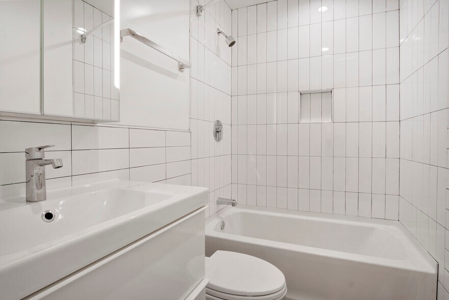 More Photos Of 1232 S Bronson Ave, Los Angeles Apartments For Sale