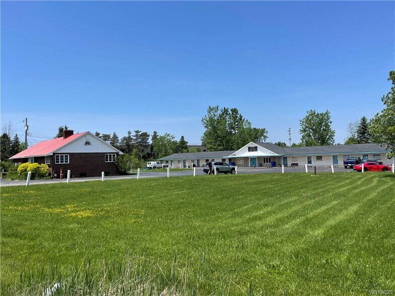 More Photos Of 1630 Southwestern blvd, West Seneca Hotel For Sale