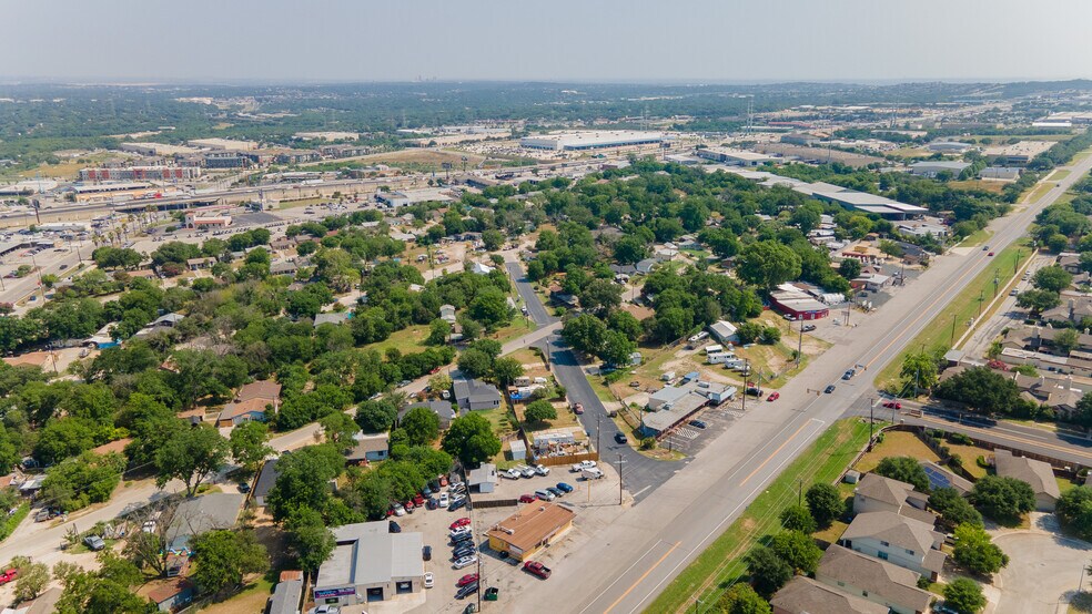 More Photos Of 5671 Randolph Blvd, San Antonio Freestanding For Sale