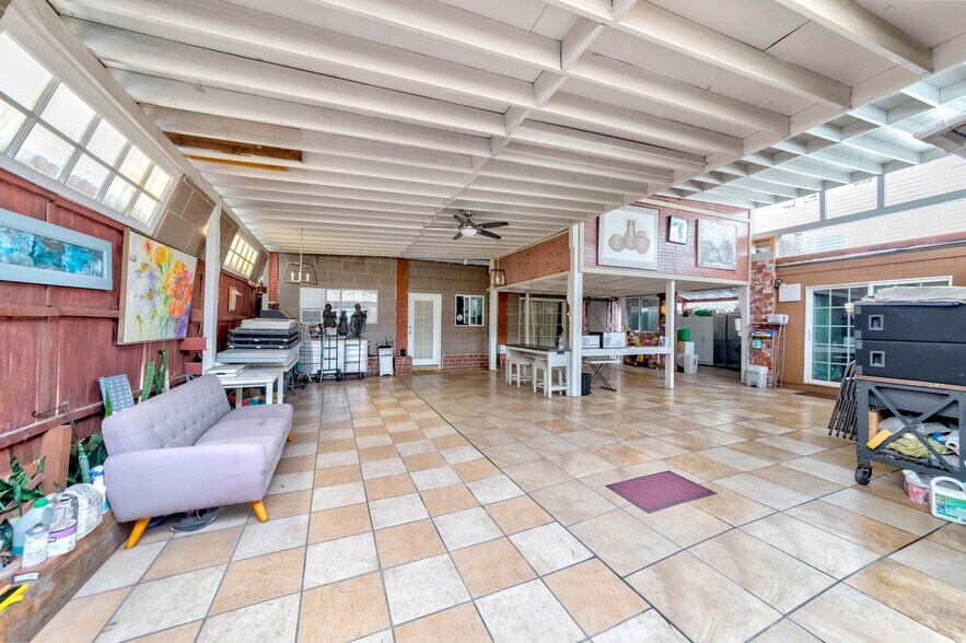 More Photos Of 1025 S Catalina St, Los Angeles Religious Facility For Sale