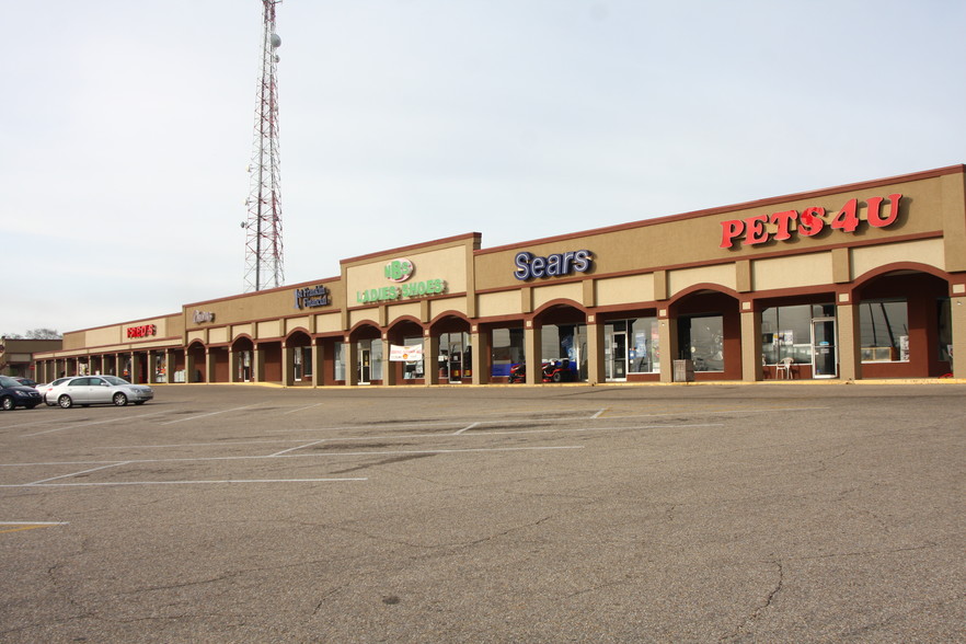 Primary Photo Of 621 Boll Weevil Cir, Enterprise General Retail For Lease