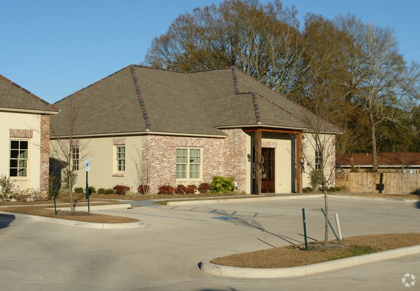 More Photos Of 9191 Siegen Ln, Baton Rouge Office For Lease
