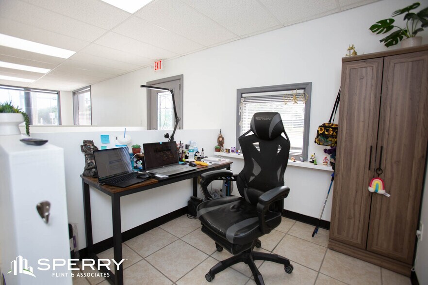 More Photos Of 411 Clearlake Rd, Cocoa Flex For Sale