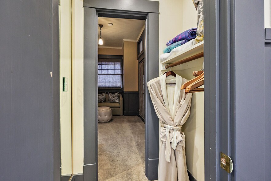 More Photos Of 455 N Oregon St, Jacksonville Hospitality For Sale