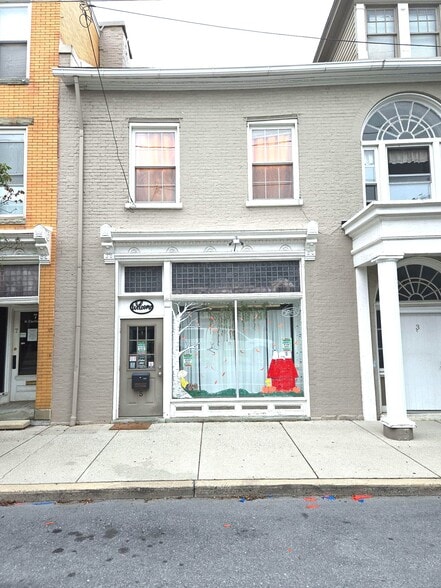 Primary Photo Of 5 S Carlisle St, Greencastle General Retail For Lease