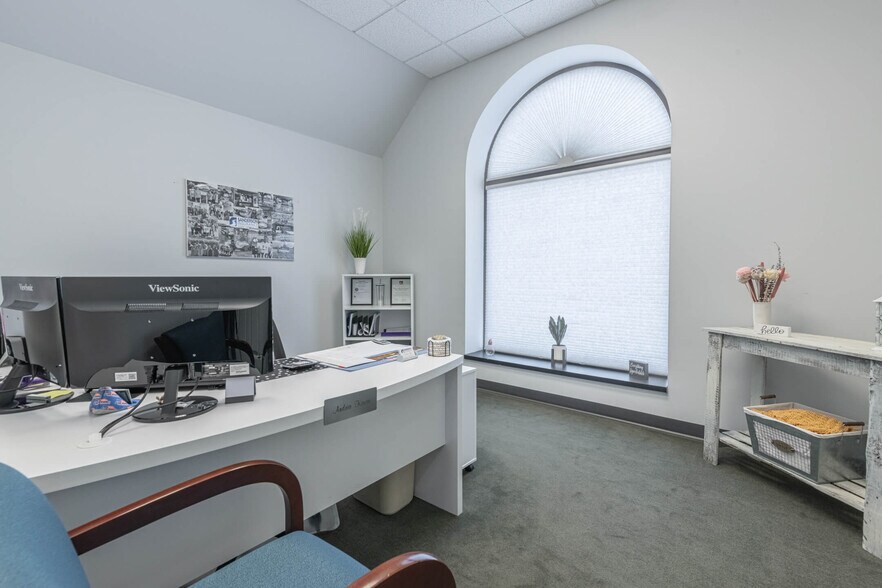 More Photos Of 3210 Seajay Dr, Beavercreek Bank For Sale