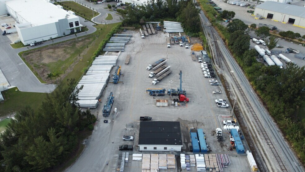 More Photos Of 8191 NW 84th St, Medley Land For Lease