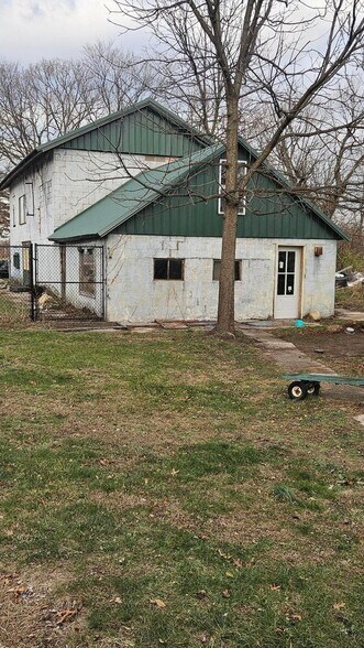 More Photos Of 3253 Minnesota St, Gary Apartments For Sale