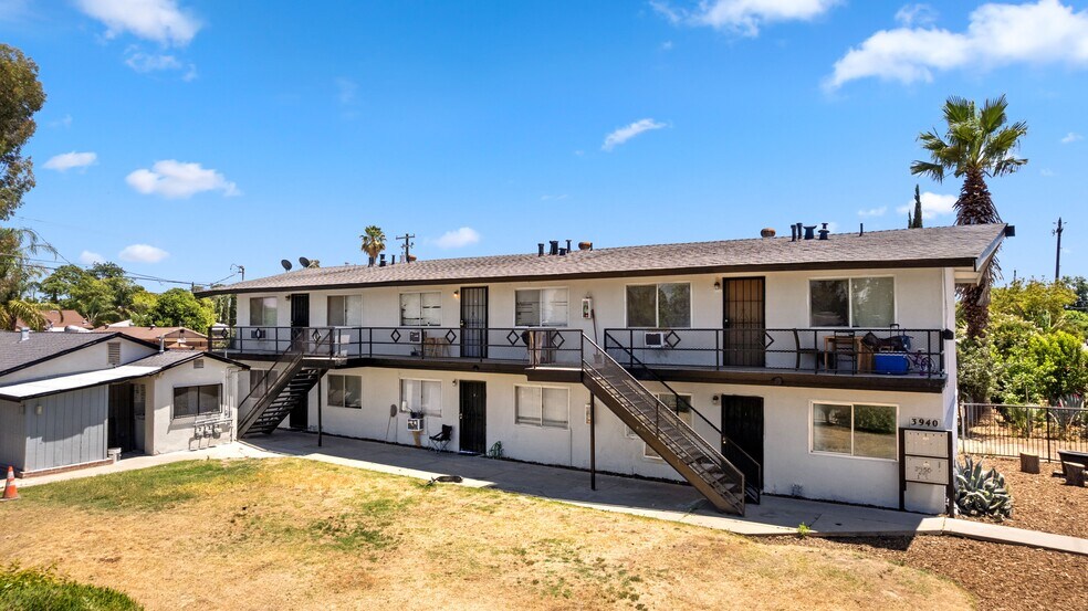 More Photos Of 3940 E Burns Ave, Fresno Apartments For Sale