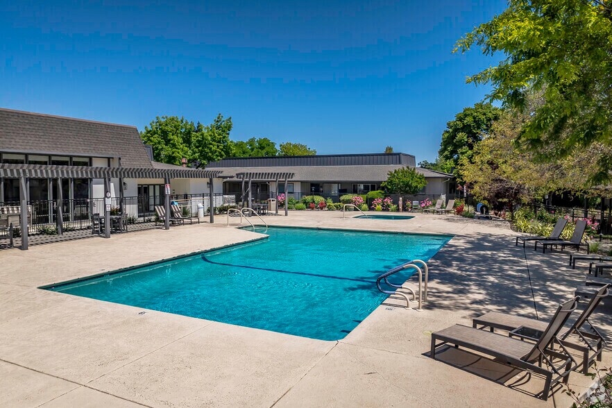 More Photos Of 6546 Auburn Blvd, Citrus Heights Apartments For Sale