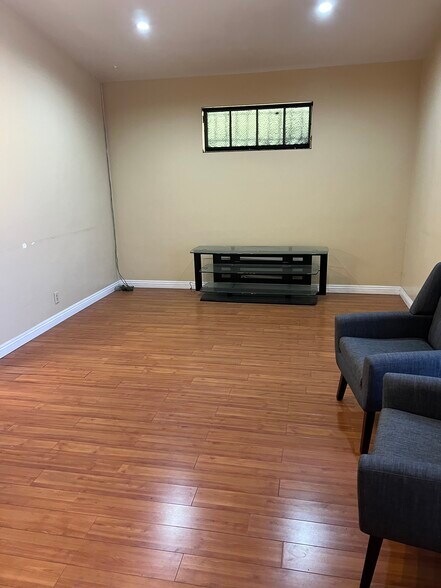 More Photos Of 13175 Paramount Blvd, South Gate Office For Sale
