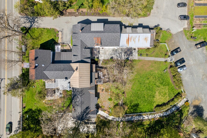 More Photos Of 9 Main St, Lyme Hospitality For Sale