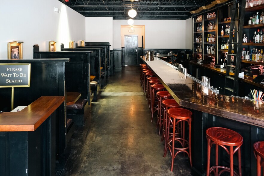 More Photos Of 220 E Coffee St, Greenville Office Residential For Lease
