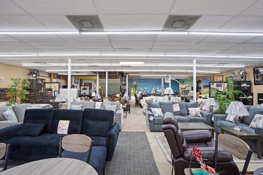 More Photos Of 10722 E I-10 Fwy, Houston Freestanding For Sale