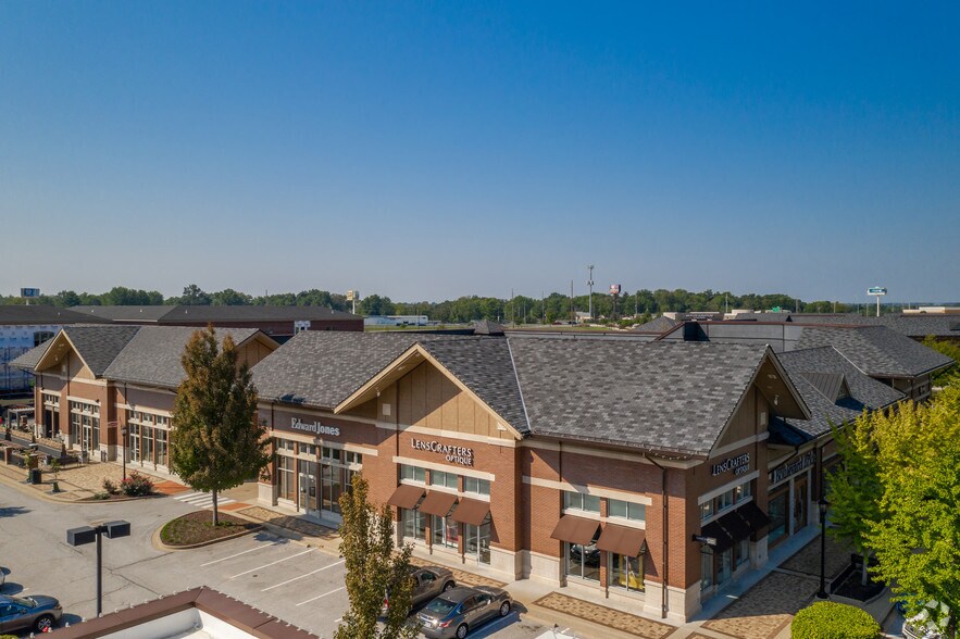 More Photos Of 10-22 Meadows Cir, Lake Saint Louis Unknown For Lease