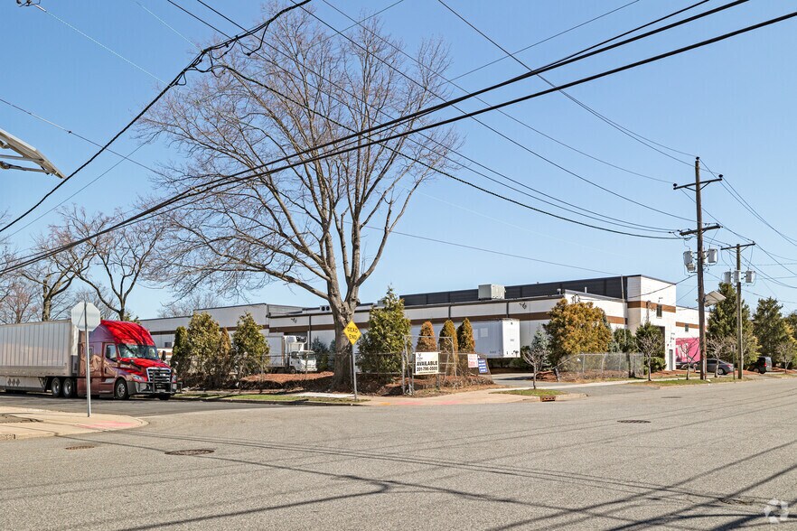 More Photos Of 356-362 Getty Ave, Clifton Warehouse For Lease