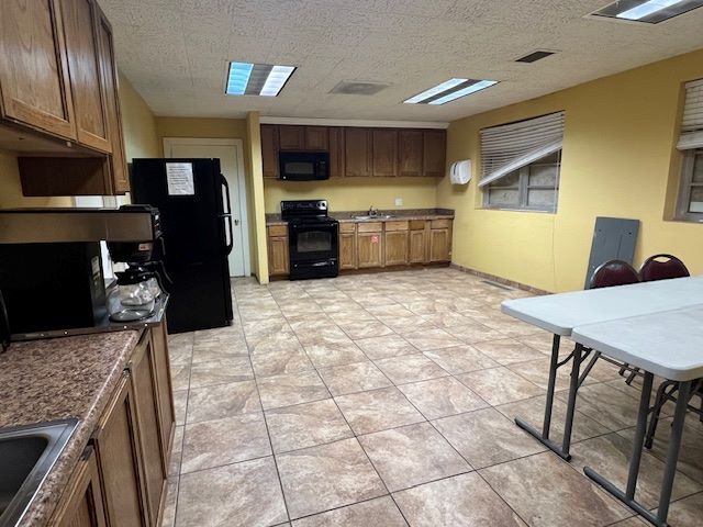 More Photos Of 6502 Caprock Dr, Lubbock Office For Sale