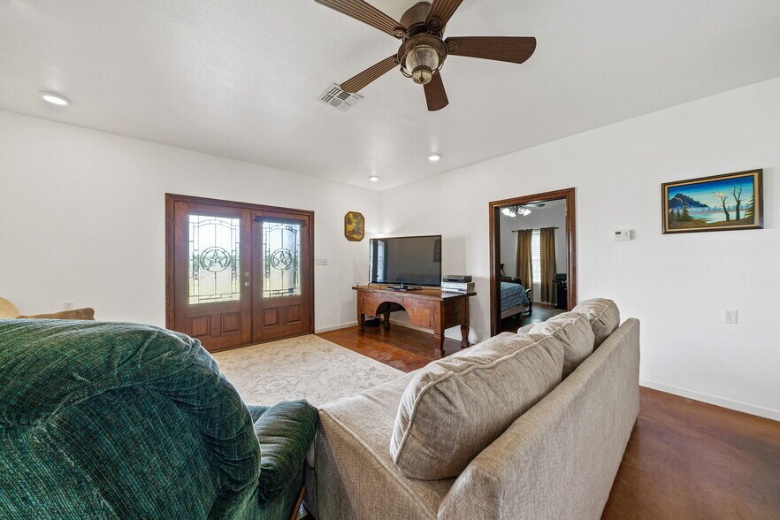 More Photos Of 14221 FM 2790, La Coste Warehouse For Sale