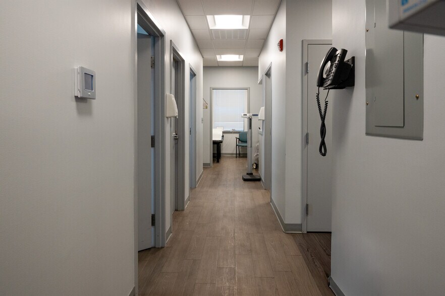 More Photos Of 571 Main St, Weymouth Medical For Lease