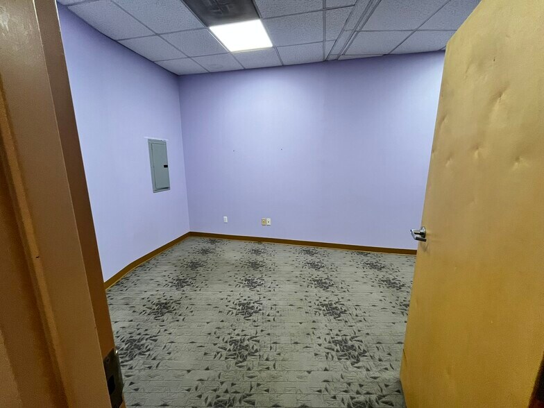 More Photos Of 18 Dartmouth St, Malden Storefront Retail Office For Lease