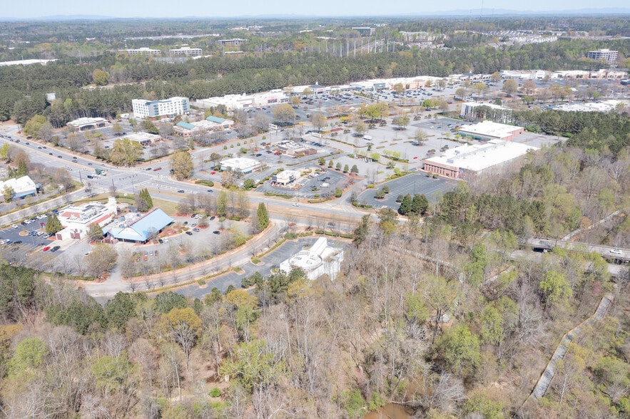 More Photos Of 2375 Mansell Rd, Alpharetta Restaurant For Lease