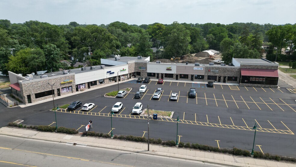 More Photos Of 2807-2867 Orchard Lake Rd, Sylvan Lake Unknown For Lease