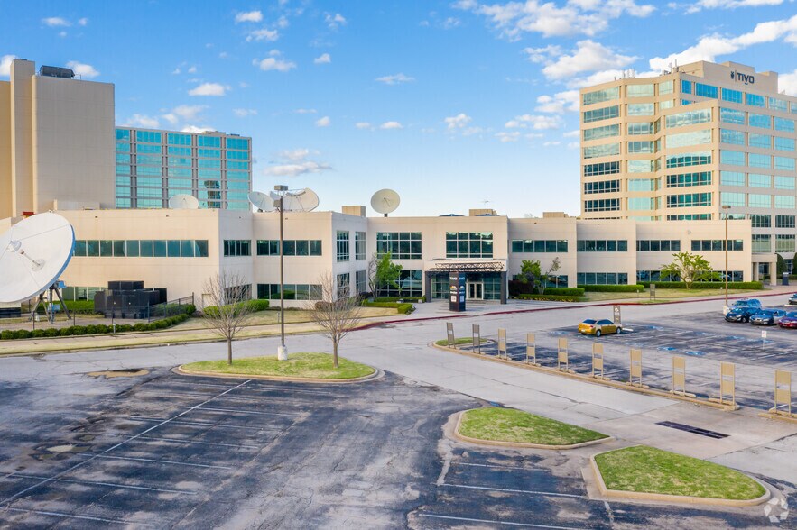 More Photos Of 7130-7140 S Lewis Ave, Tulsa Unknown For Lease