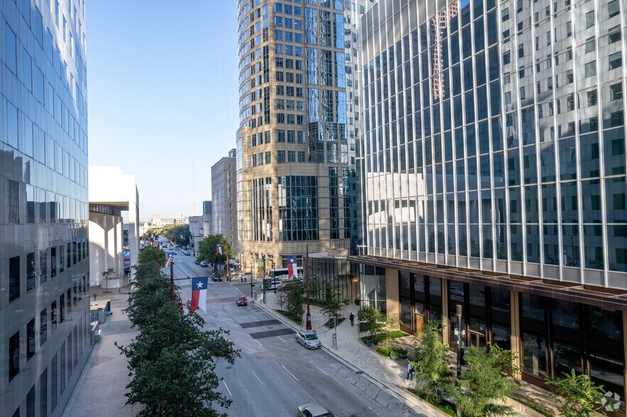 More Photos Of 845 Texas Ave, Houston Office For Lease