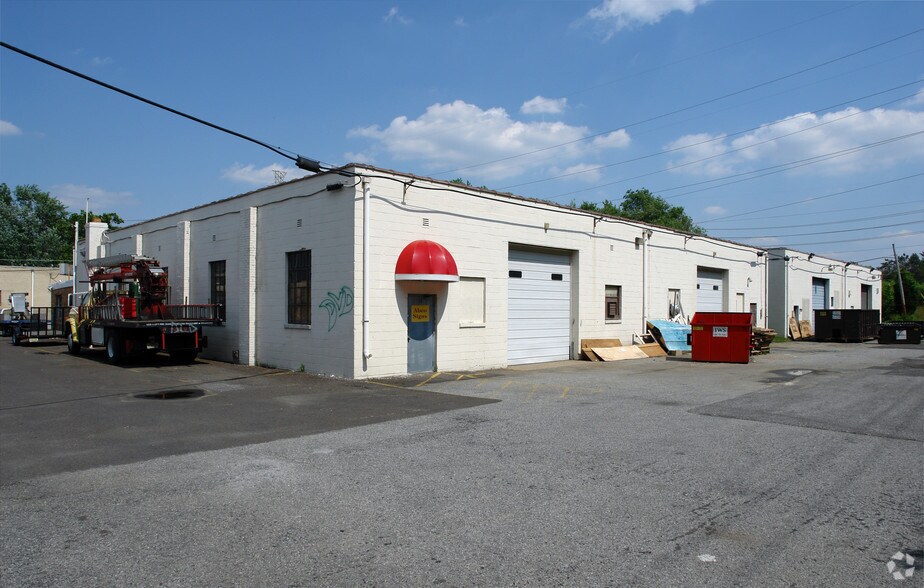 More Photos Of 7300 N Crescent Blvd, Pennsauken Light Manufacturing For Lease