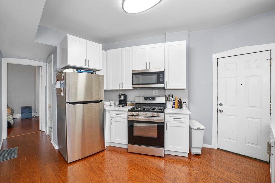 More Photos Of 4363 N Lincoln Ave, Chicago Storefront Retail Residential For Sale