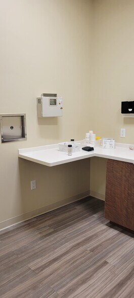 More Photos Of 5107 Summer Ave, Memphis Freestanding For Lease