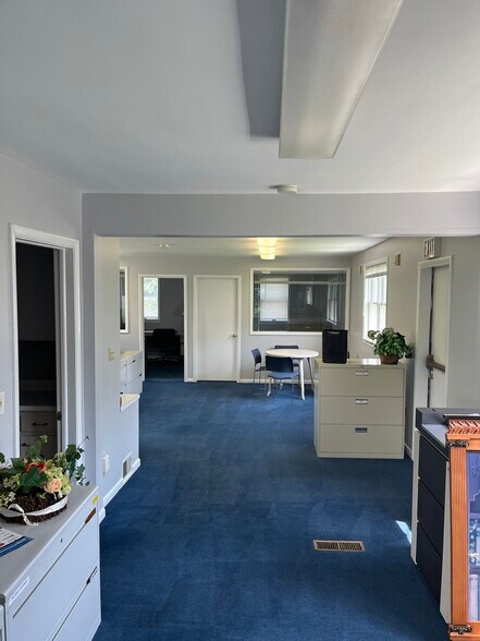 More Photos Of 526 S Transit St, Lockport Office For Lease