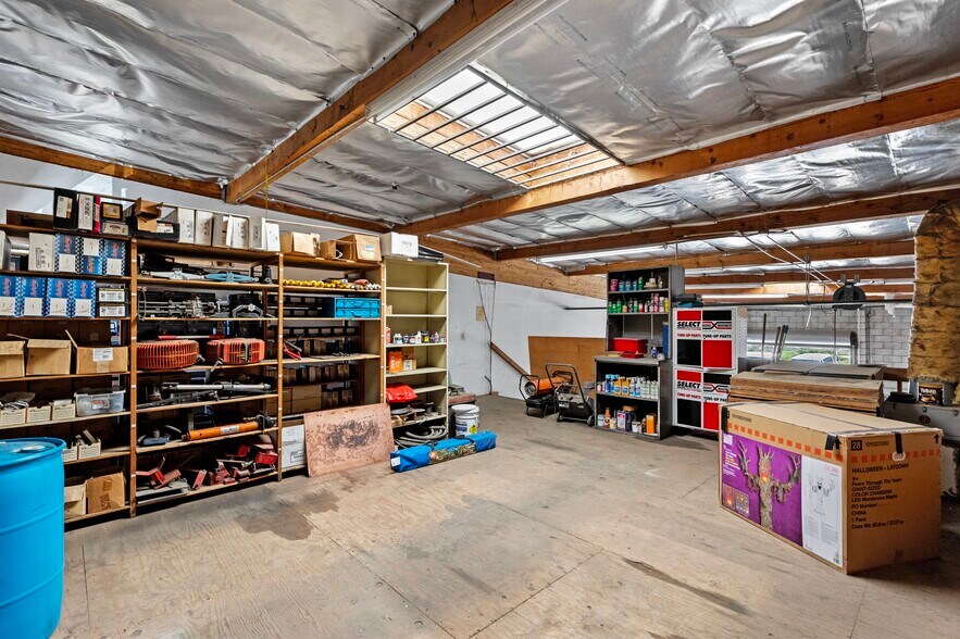 More Photos Of 410 W J St, Tehachapi Light Manufacturing For Sale