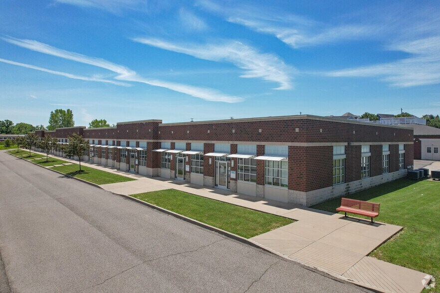 More Photos Of 300 Merchant Ln, Pittsburgh Flex For Lease