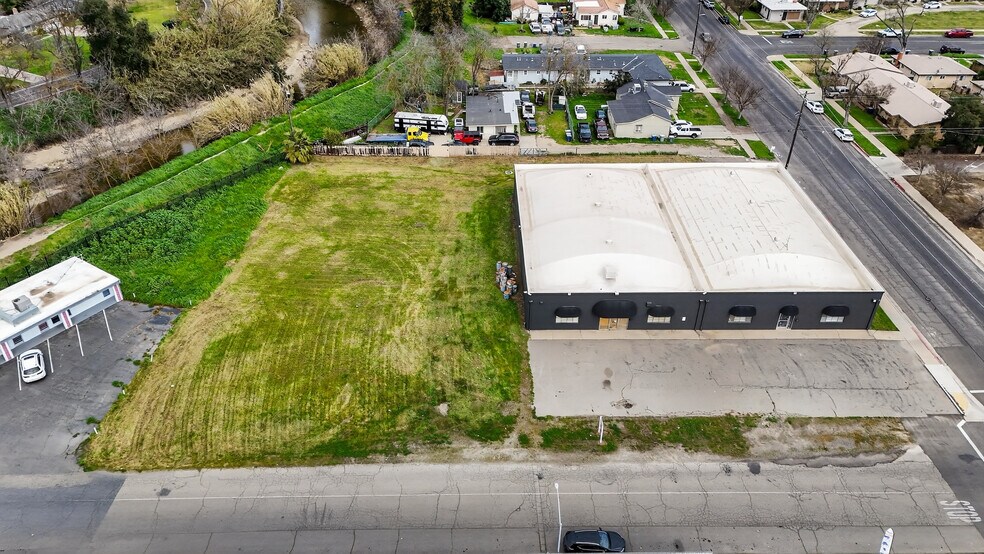 More Photos Of 1505-1507 W 18th St, Merced Warehouse For Lease