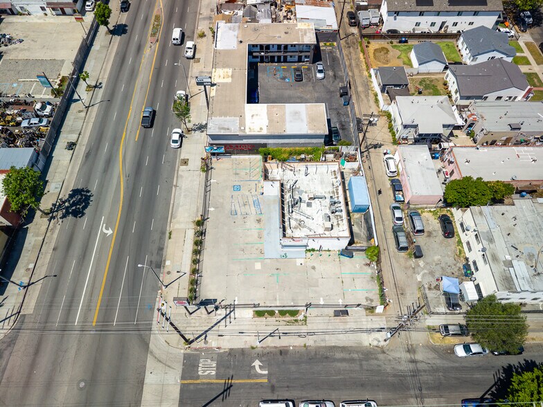 More Photos Of 853 E Manchester Ave, Los Angeles Restaurant For Sale