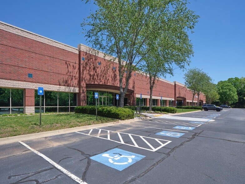 More Photos Of 4000 Johns Creek Ct, Suwanee Research And Development For Lease