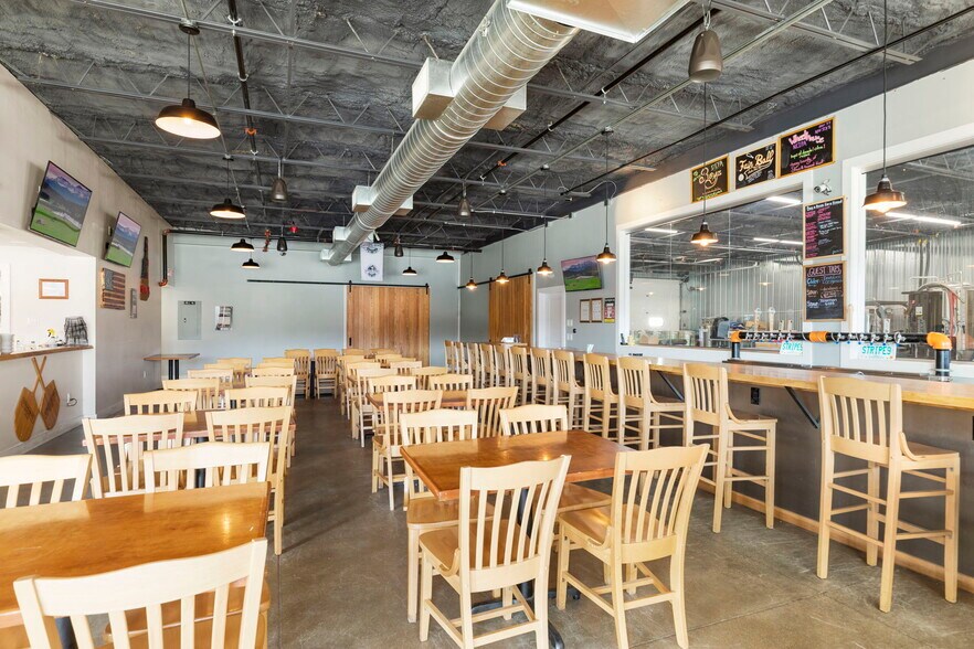 More Photos Of 8 Somersworth Plz, Somersworth Storefront For Sale