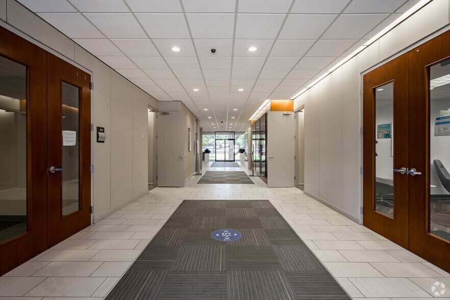 More Photos Of 6075 The Corners Pky, Peachtree Corners Office For Lease