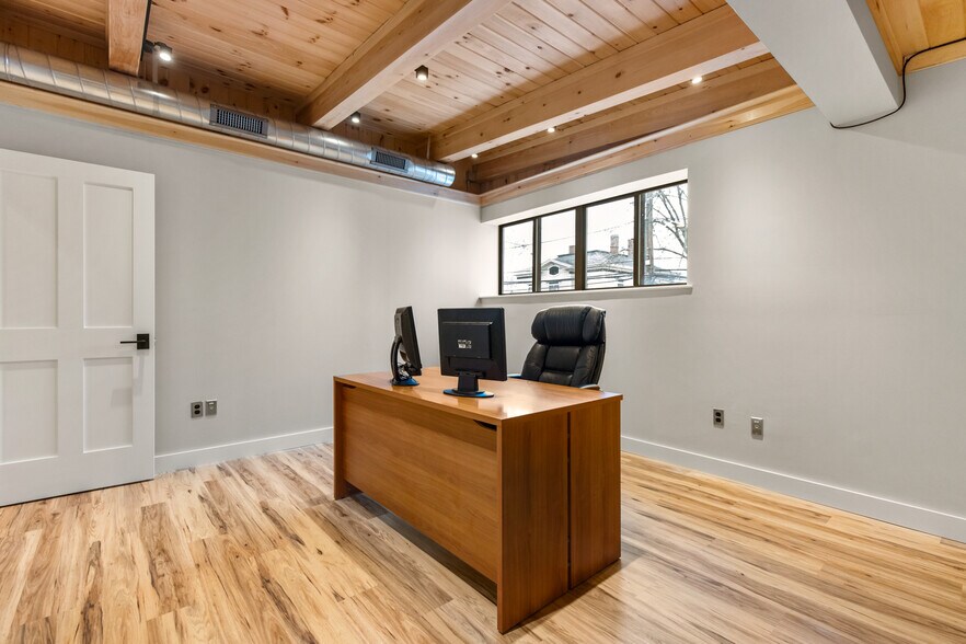 More Photos Of 1 Harris St, Newburyport Medical For Lease