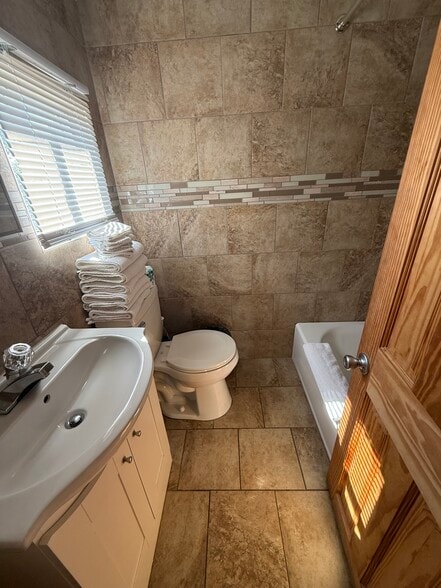 More Photos Of 4711 Atlantic Ave, Wildwood Hotel For Sale