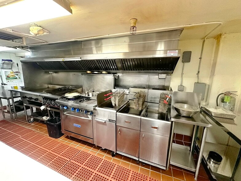 More Photos Of 3116 16th St, San Francisco Apartments For Lease