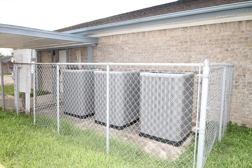 More Photos Of 5446 N FM 493, Donna Office For Sale