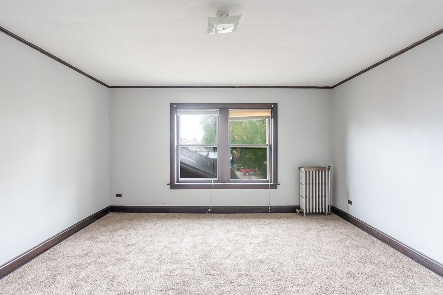 More Photos Of 146 157th St, Calumet City Apartments For Sale