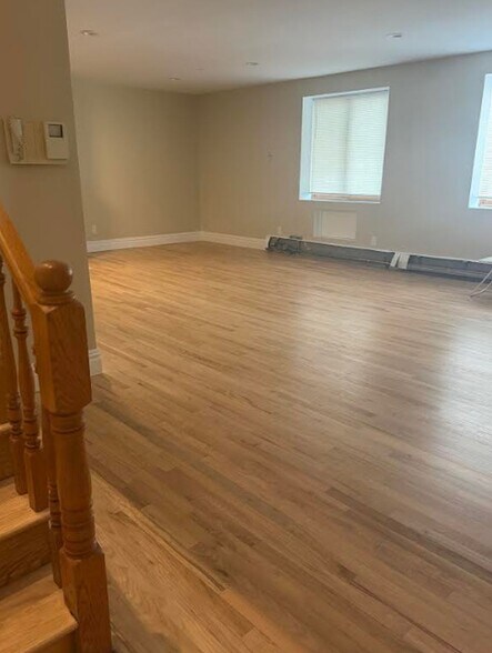 More Photos Of 11882 Metropolitan Ave, Kew Gardens Office For Sale