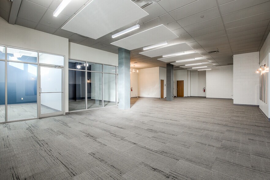 More Photos Of 450 E 4th St, Kansas City Office For Lease