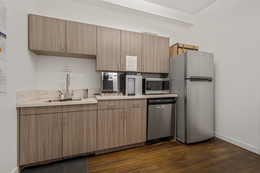 More Photos Of 362 Fifth Ave, New York Office For Lease