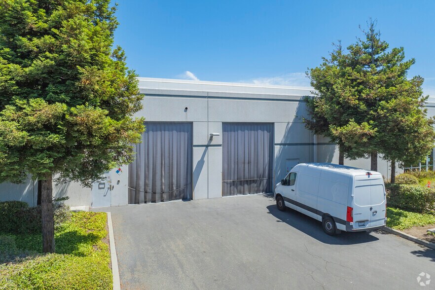 More Photos Of 39611 Eureka Dr, Fremont Unknown For Lease