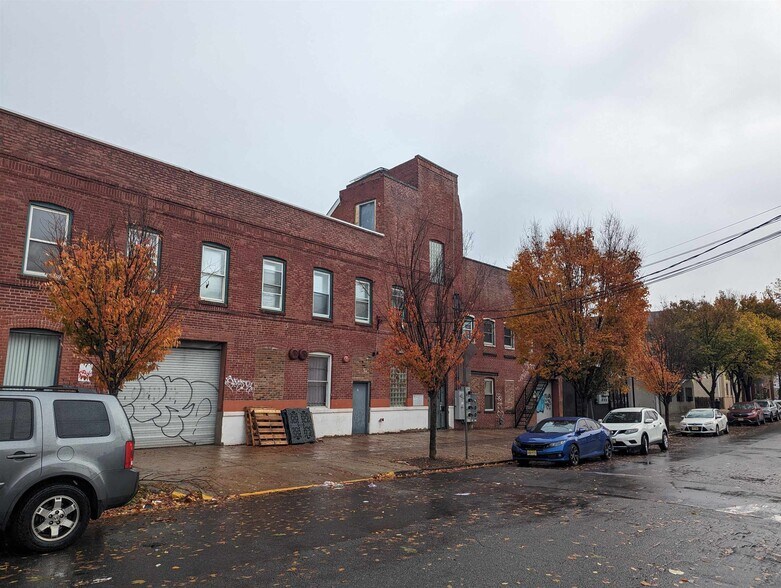 More Photos Of 13-31 New York Ave, Newark Industrial For Sale